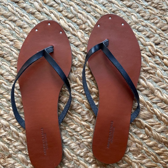 American Eagle Brown Leather Sandals with Black Straps - Picture 1 of 2